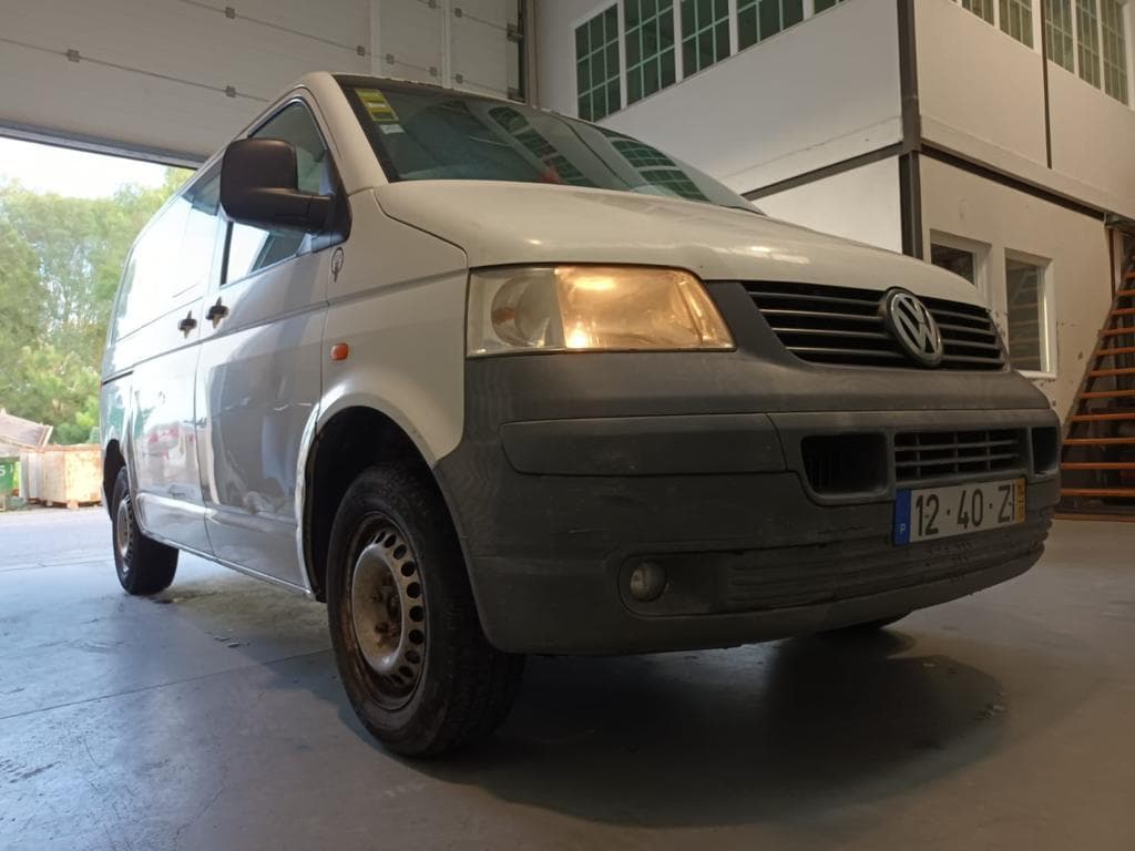 Volkswagen Transporter T5 1.9 TDI · Ano 2004 — imagen 2