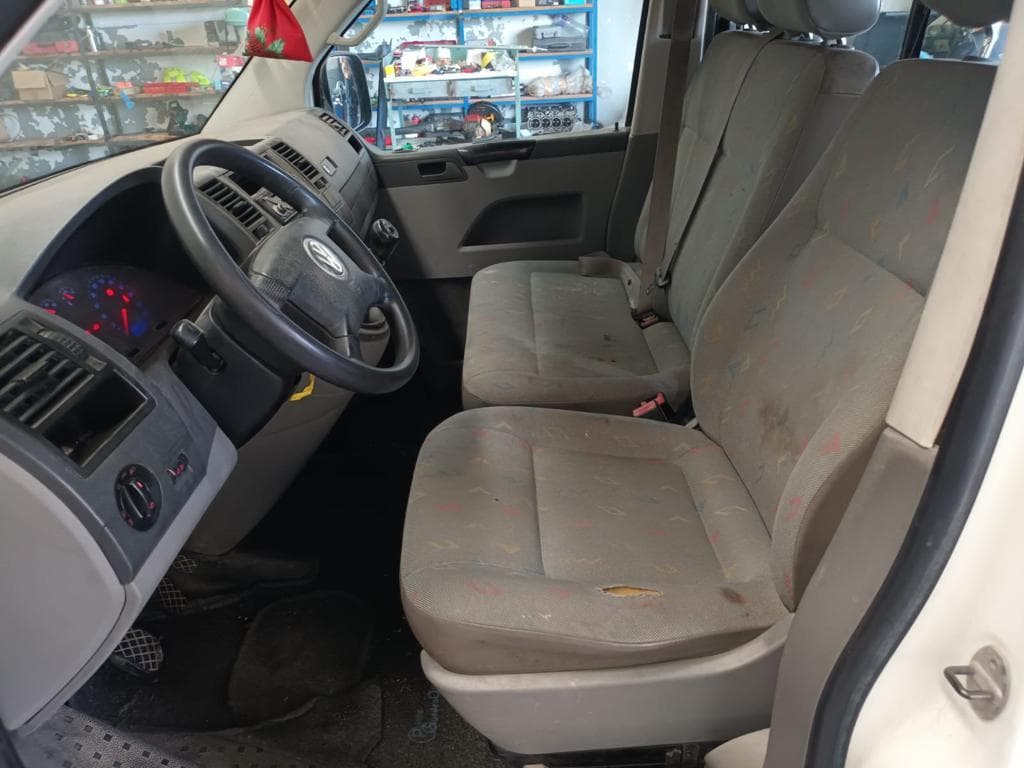 Volkswagen Transporter T5 1.9 TDI · Ano 2004 — imagen 21