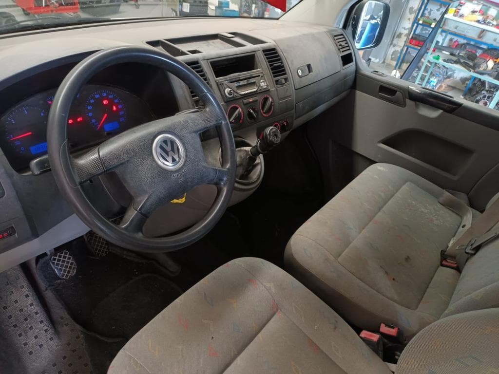 Volkswagen Transporter T5 1.9 TDI · Ano 2004 — imagen 27