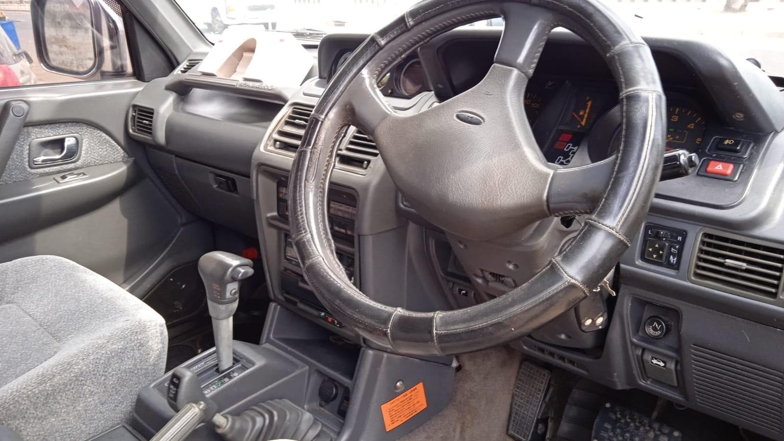 Mitsubishi Pajero · — imagem 5