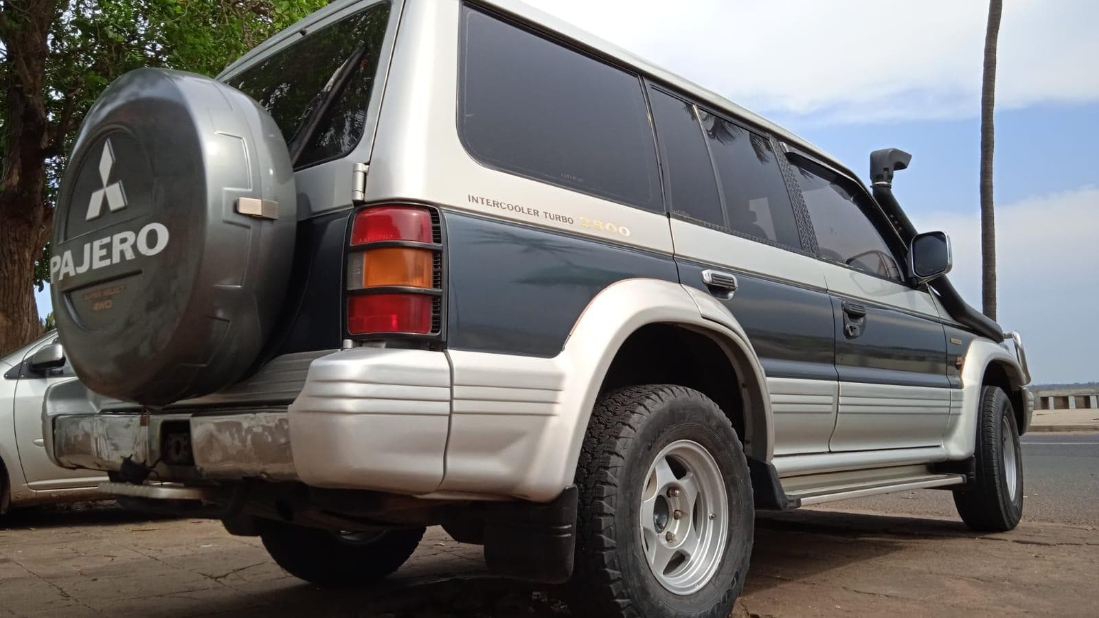 Mitsubishi Pajero · — imagem 2