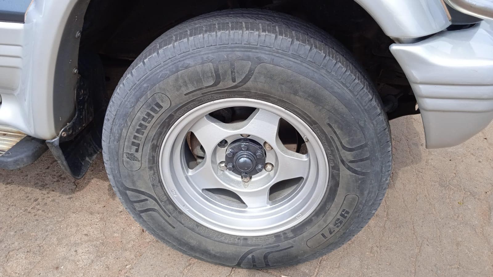 Mitsubishi Pajero · — imagem 17