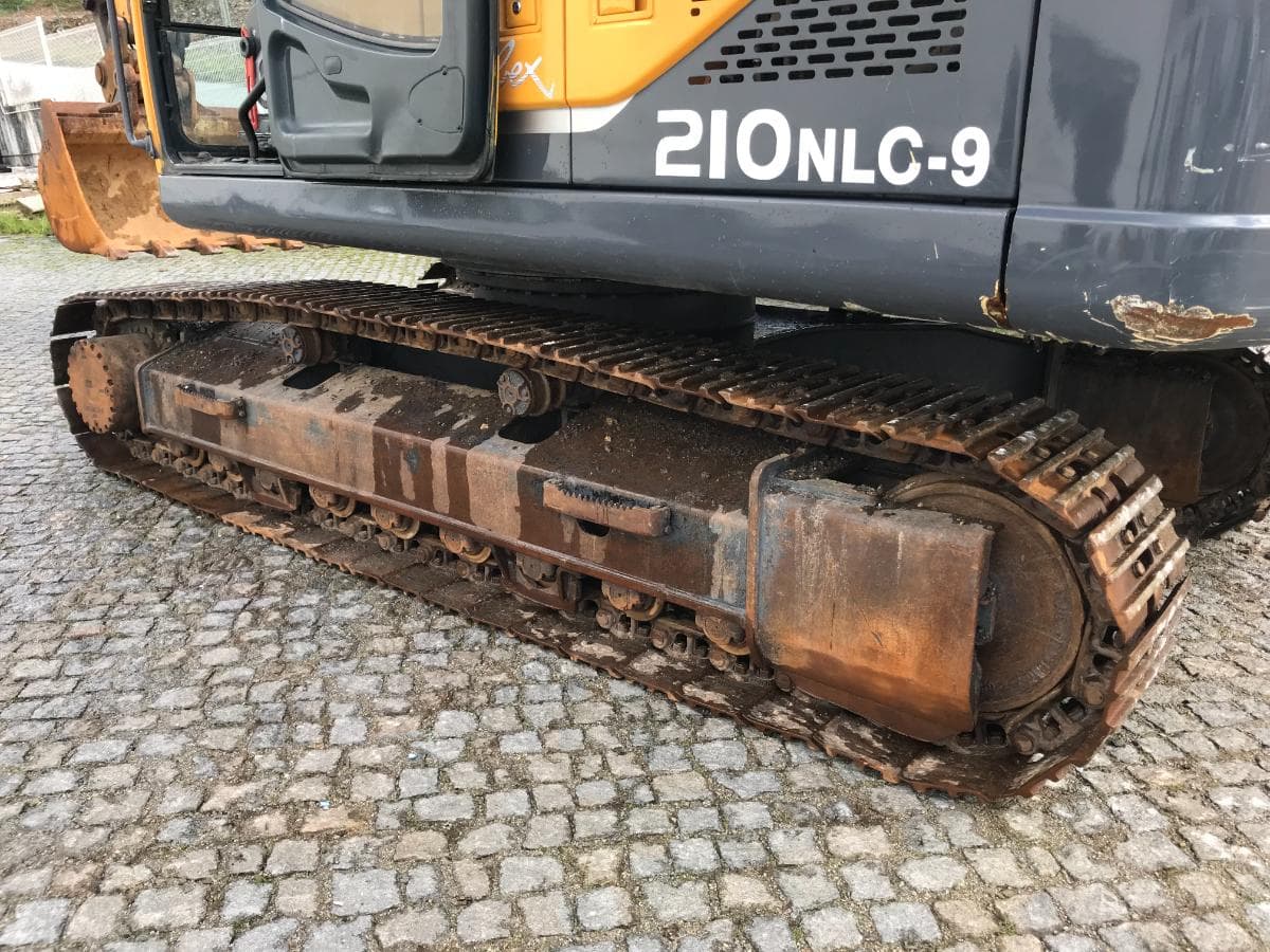 Giratória de Rastos Hyundai Robex 210 NLC-9 — imagem 6