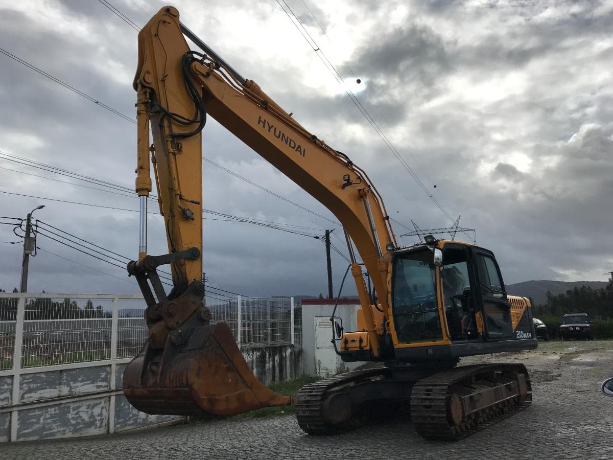 Giratória de Rastos Hyundai Robex 210 NLC-9