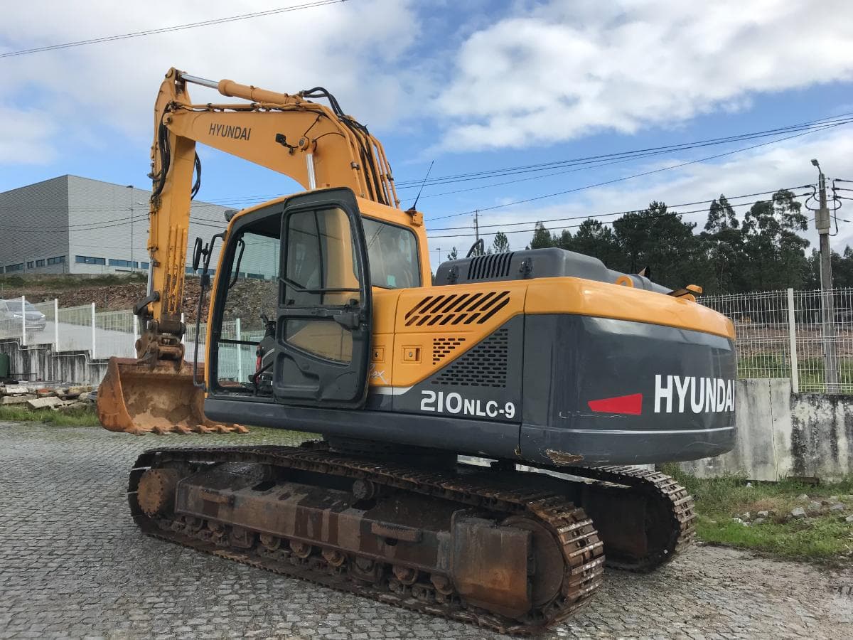 Giratória de Rastos Hyundai Robex 210 NLC-9 — imagem 3