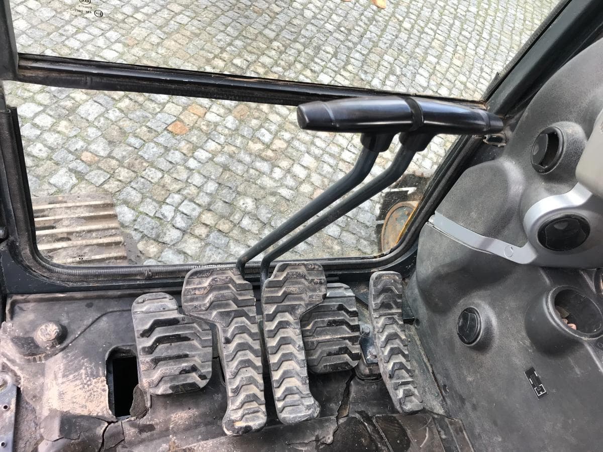 Giratória de Rastos Hyundai Robex 210 NLC-9 — imagem 11