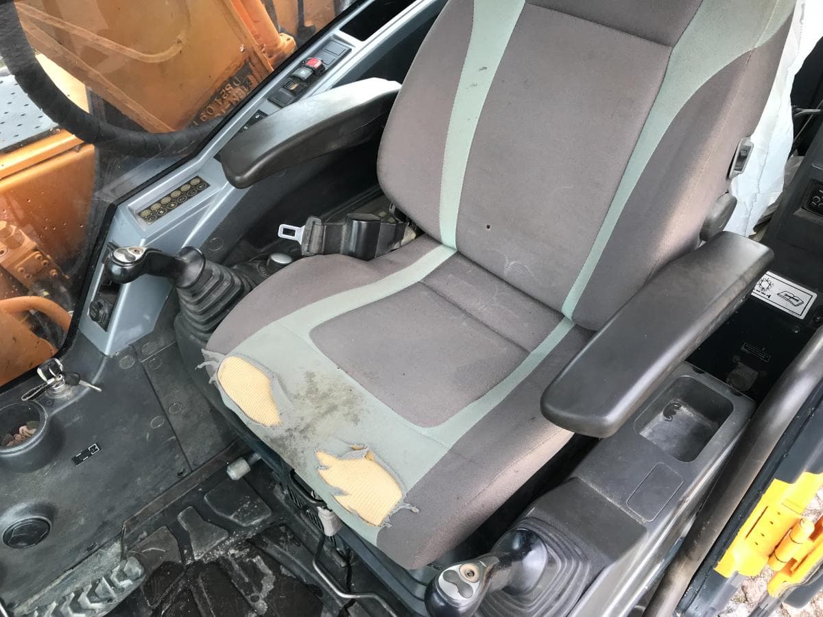 Giratória de Rastos Hyundai Robex 210 NLC-9 — imagem 12