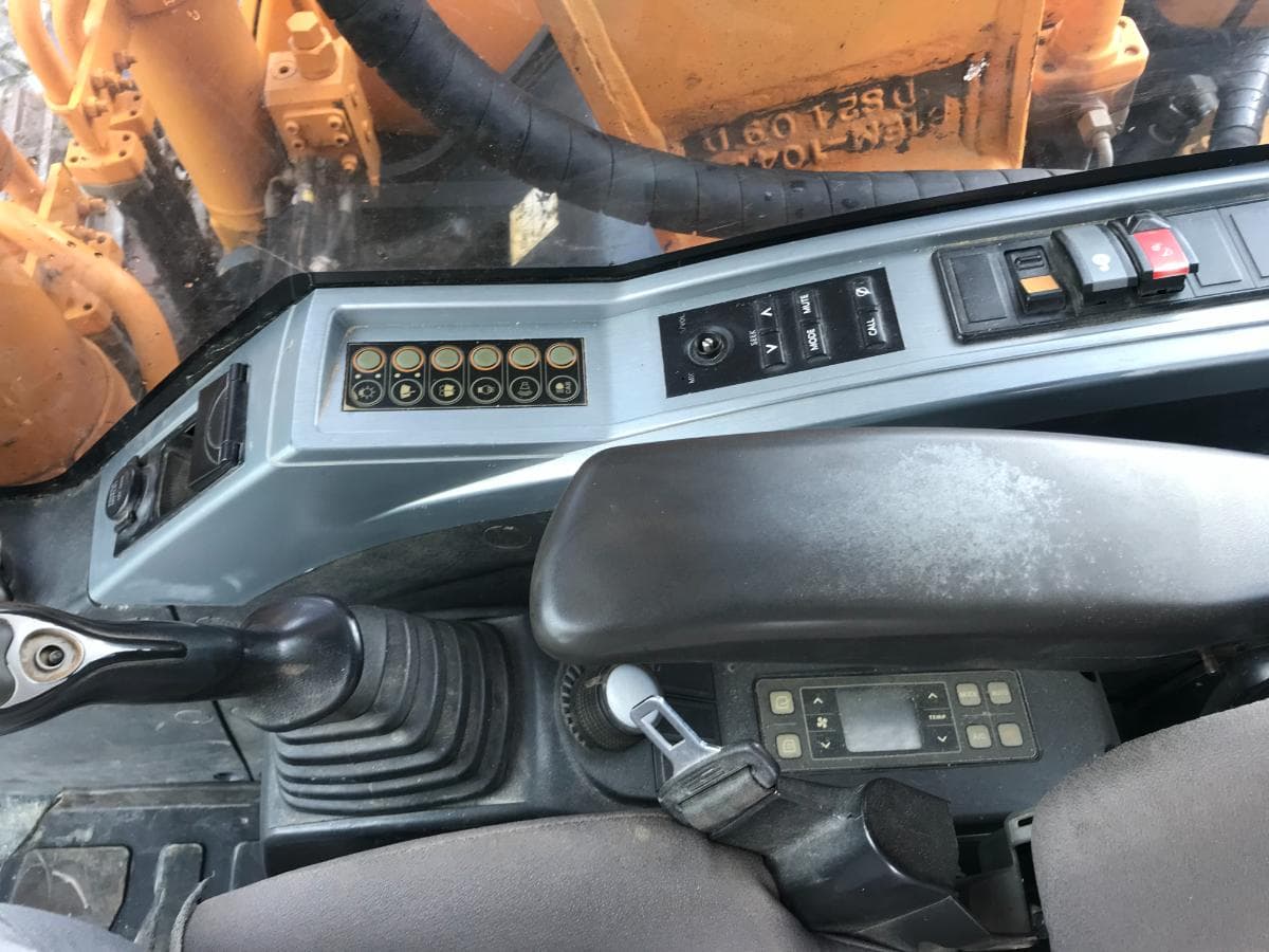 Giratória de Rastos Hyundai Robex 210 NLC-9 — imagem 13