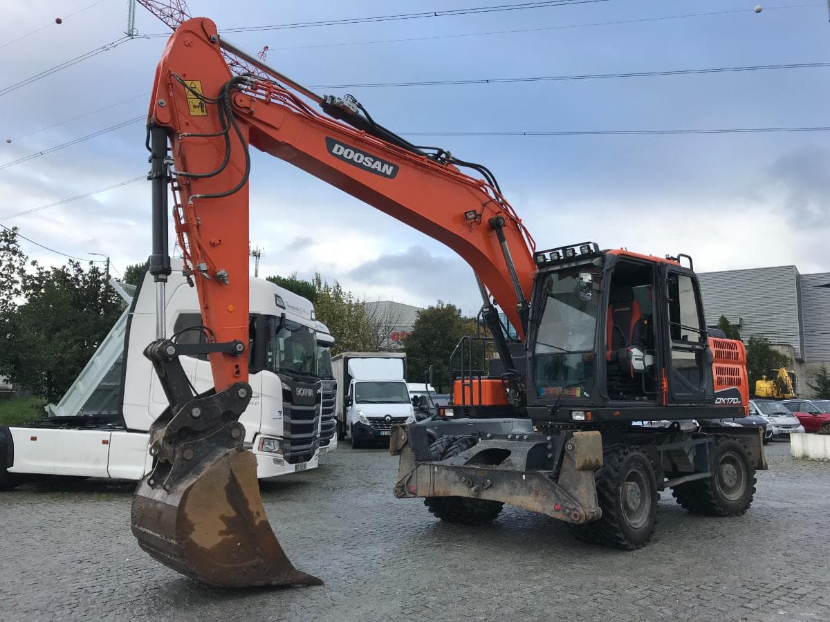Giratória de Rodas Doosan DX 170 W-5 — imagen 2
