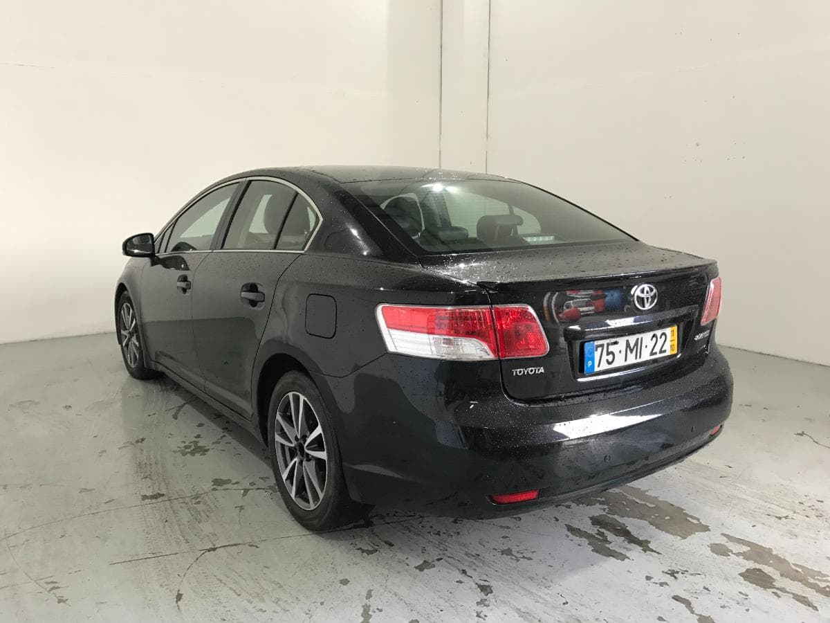 Toyota Avensis 2.0 D-4D · Ano 2011 — imagen 6