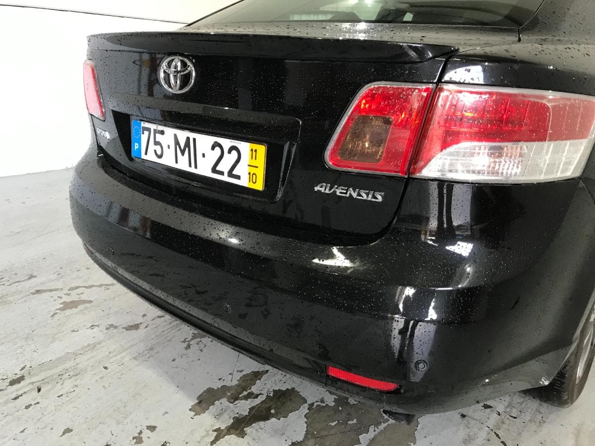 Toyota Avensis 2.0 D-4D · Ano 2011 — imagen 7