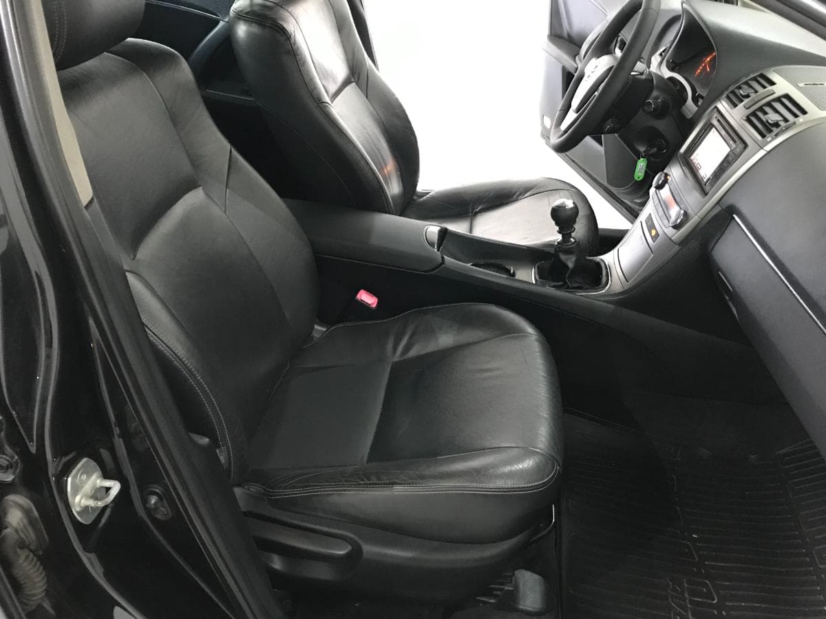 Toyota Avensis 2.0 D-4D · Ano 2011 — imagen 24