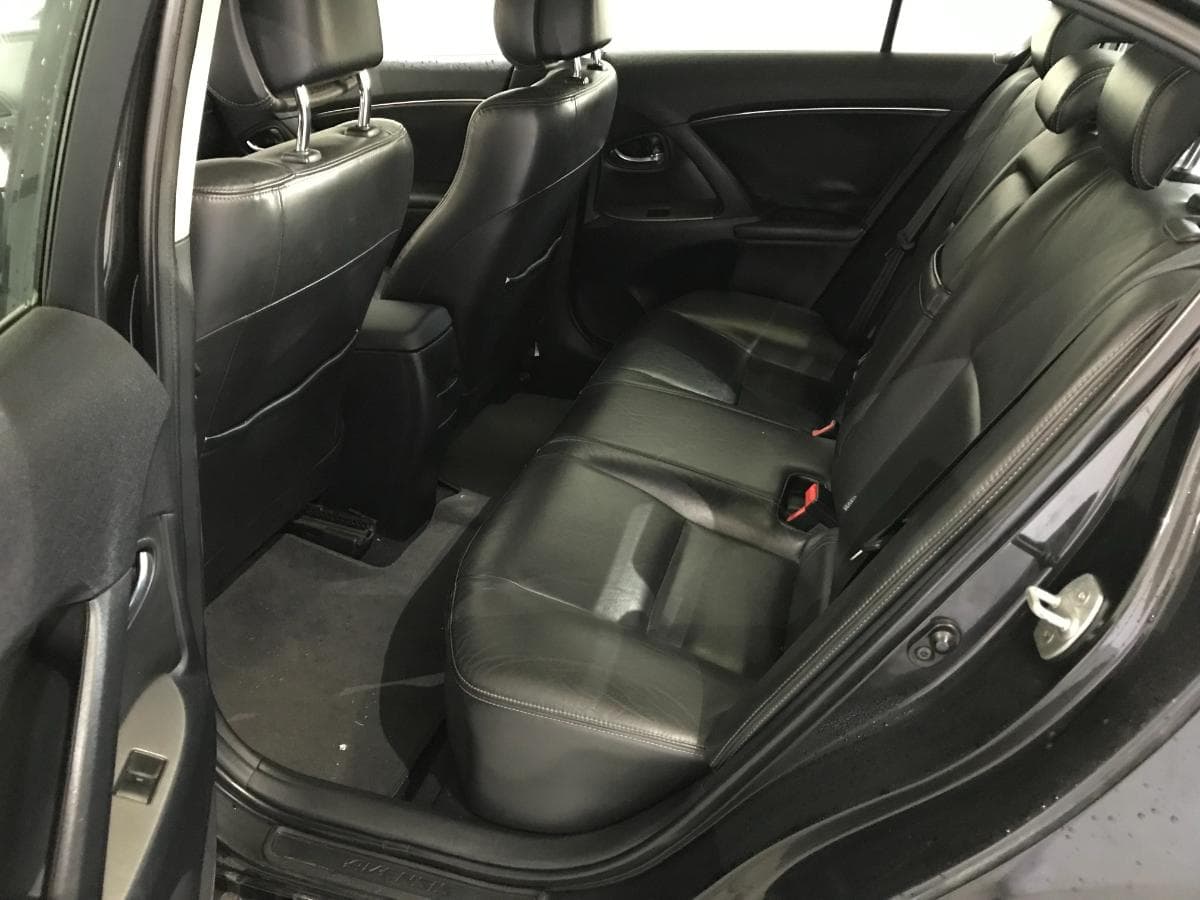 Toyota Avensis 2.0 D-4D · Ano 2011 — imagen 25