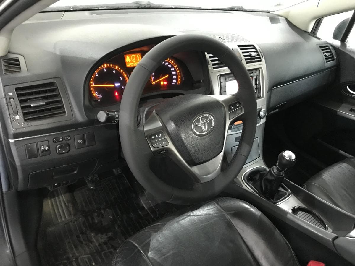 Toyota Avensis 2.0 D-4D · Ano 2011 — imagen 29