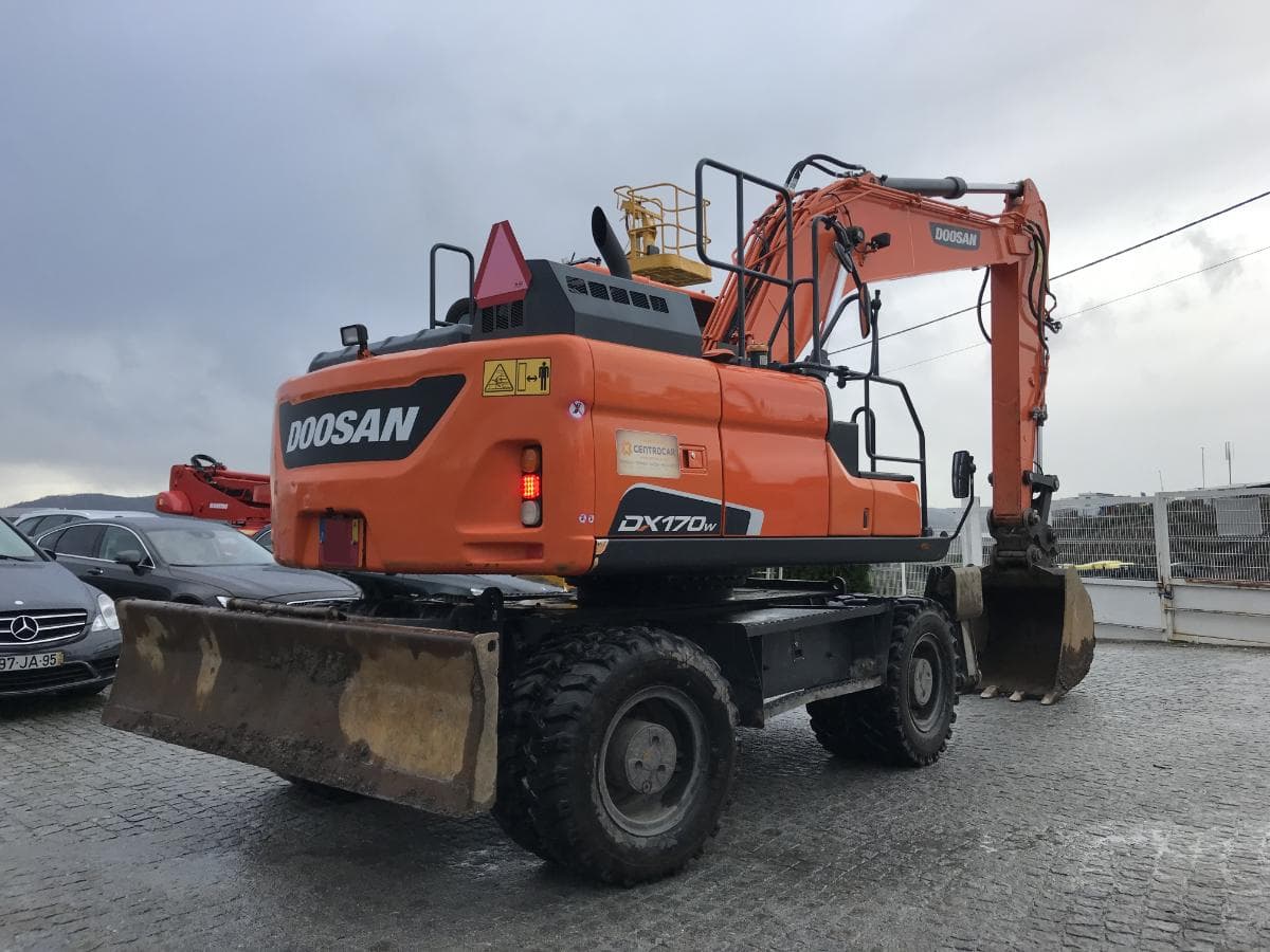 Giratória de Rodas Doosan DX 170 W-5 — imagen 3