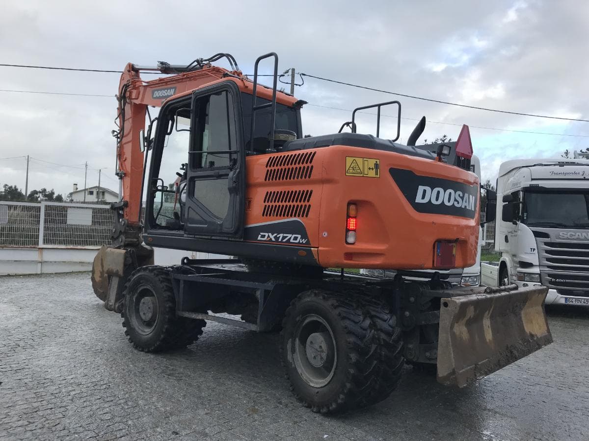 Giratória de Rodas Doosan DX 170 W-5 — imagen 4