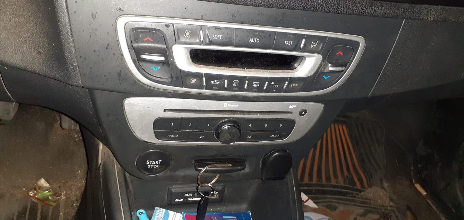 Renault Mégane 1.5DCI · Ano 2014 — imagen 23