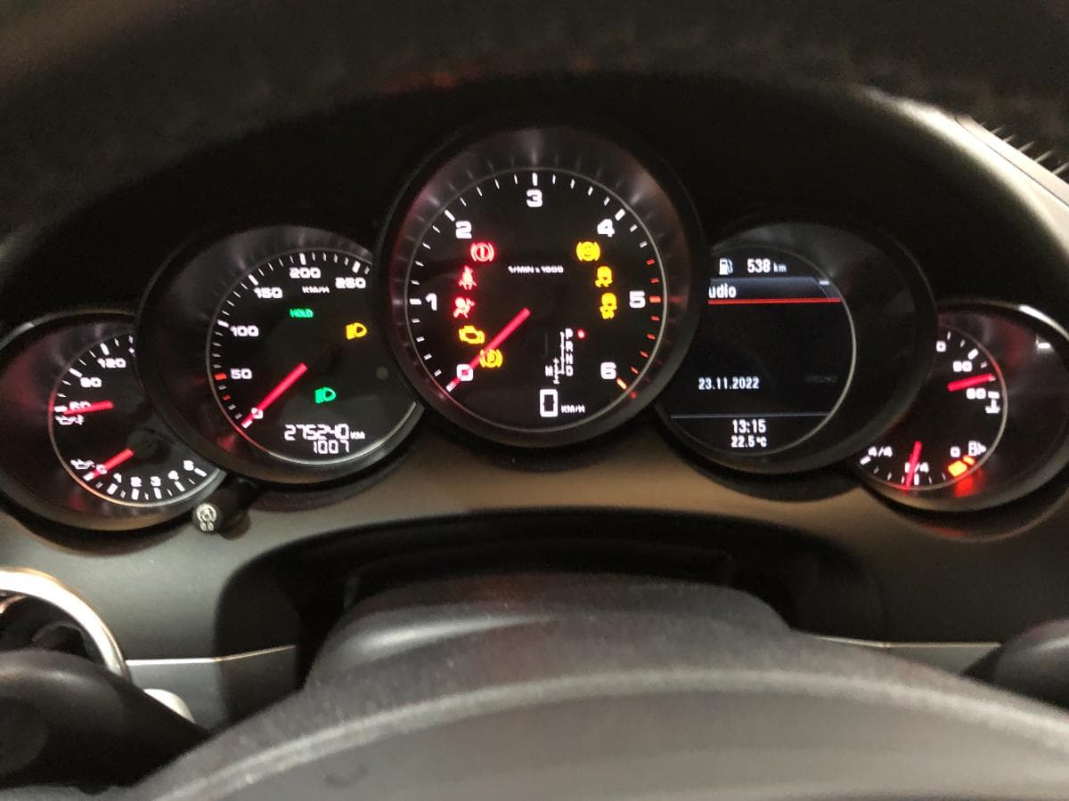 Porsche Cayenne 3.0 D · Ano 2012 — imagen 27