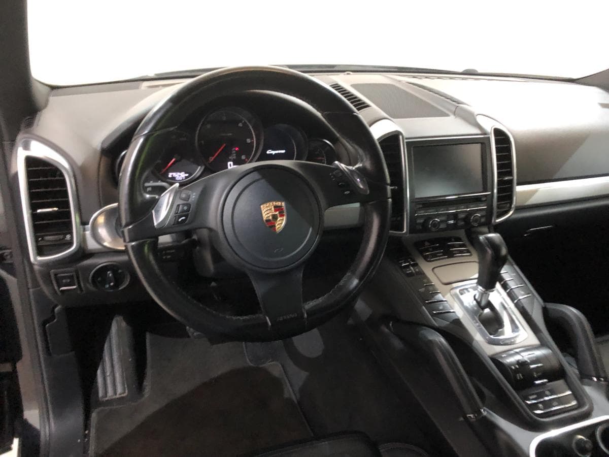 Porsche Cayenne 3.0 D · Ano 2012 — imagen 33