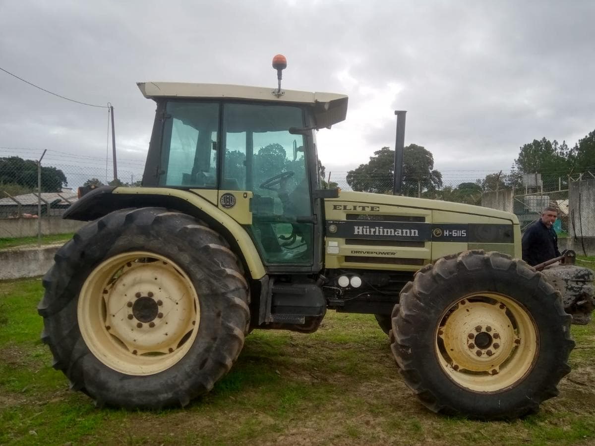 Trator Agrícola Hürlimann H-6115 — imagem 3