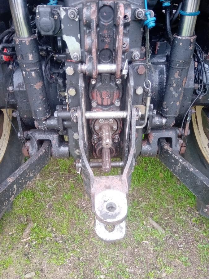 Trator Agrícola Hürlimann H-6115 — imagem 6