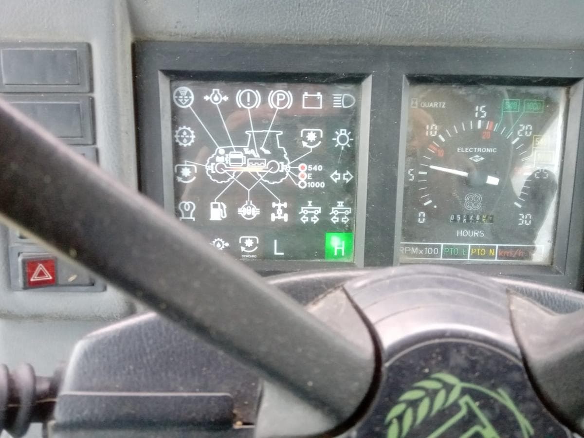 Trator Agrícola Hürlimann H-6115 — imagem 9