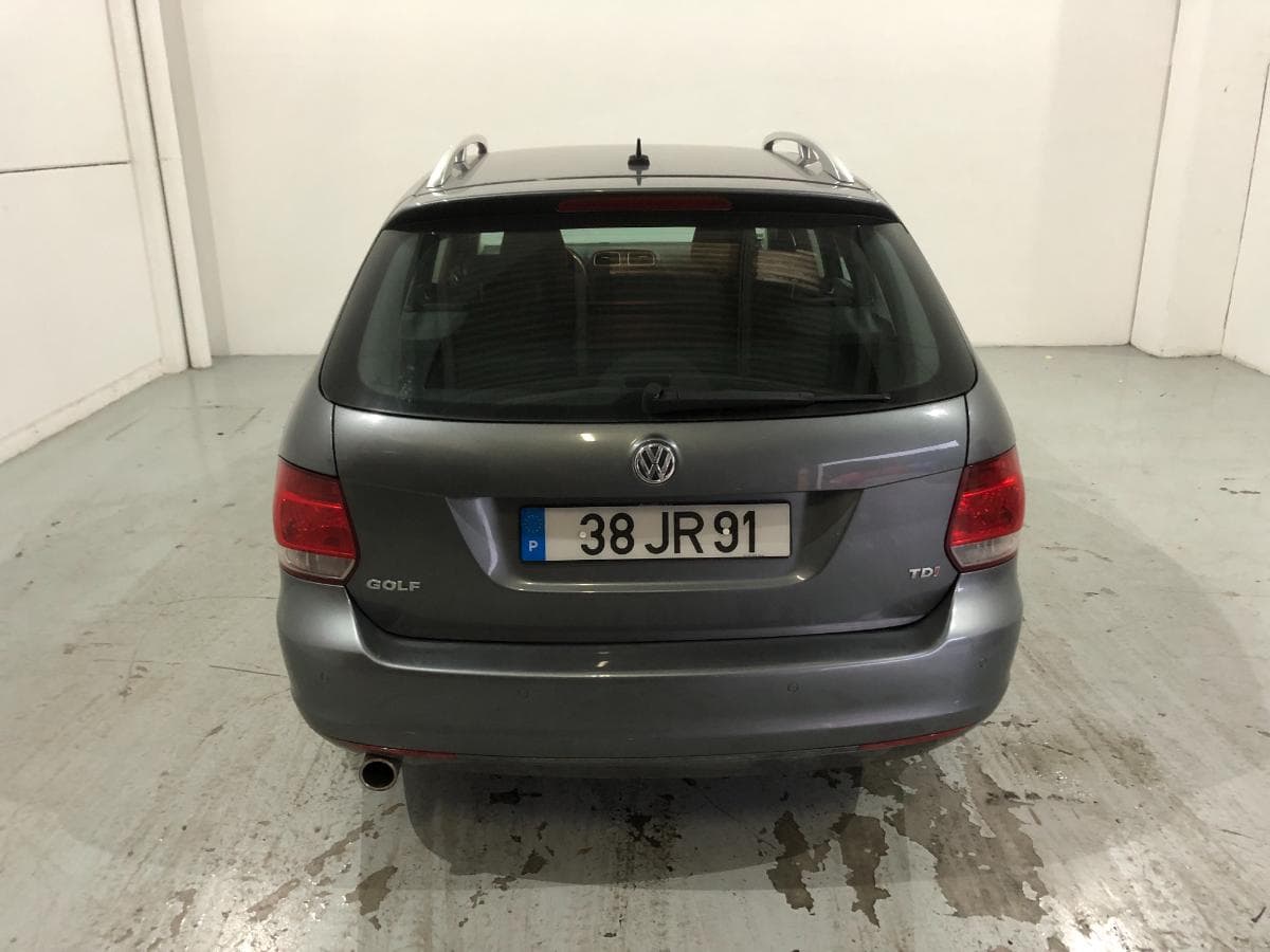 Volkswagen Golf 1.6 TDI · Ano 2010 — image 7