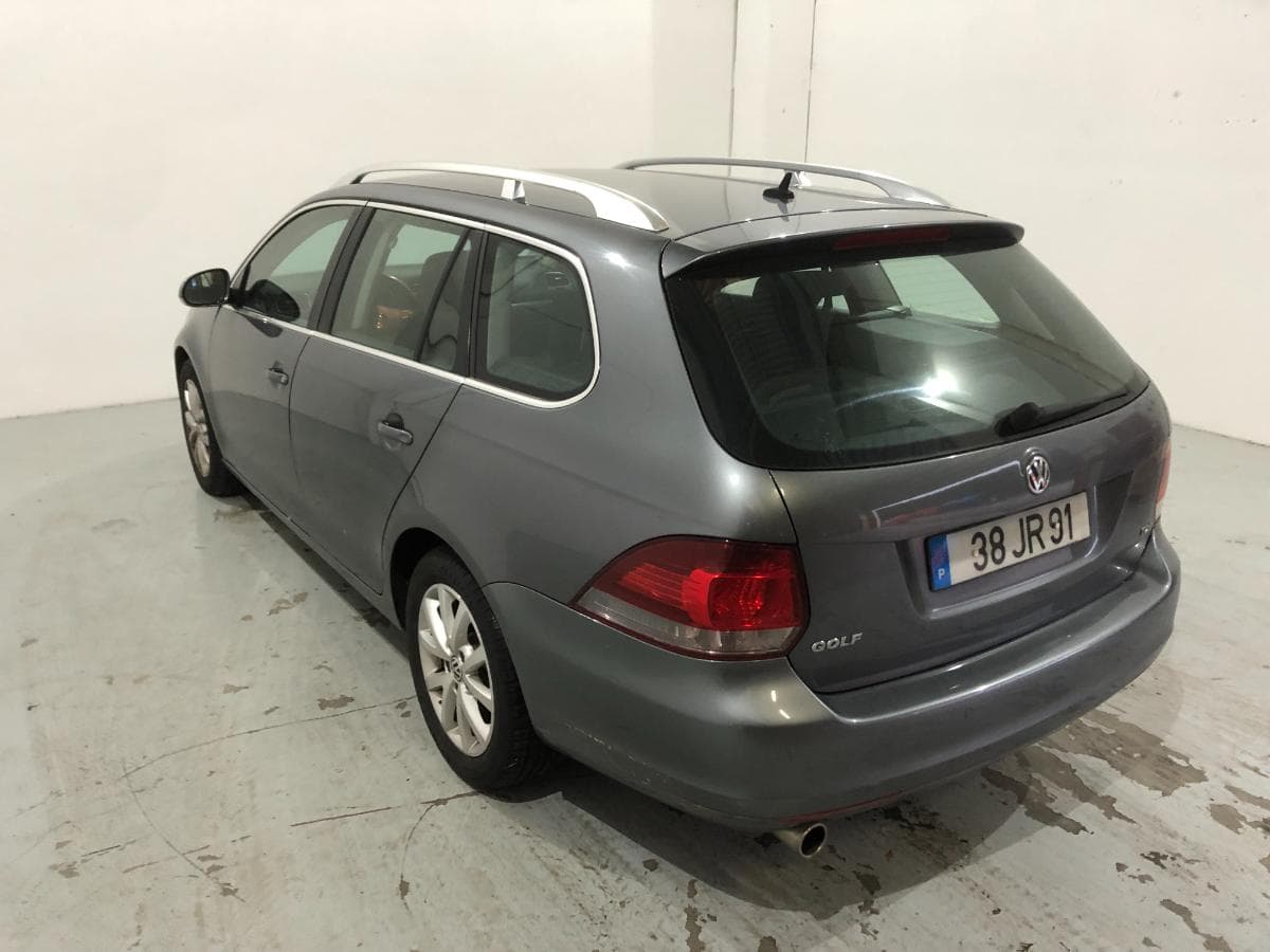 Volkswagen Golf 1.6 TDI · Ano 2010 — image 6