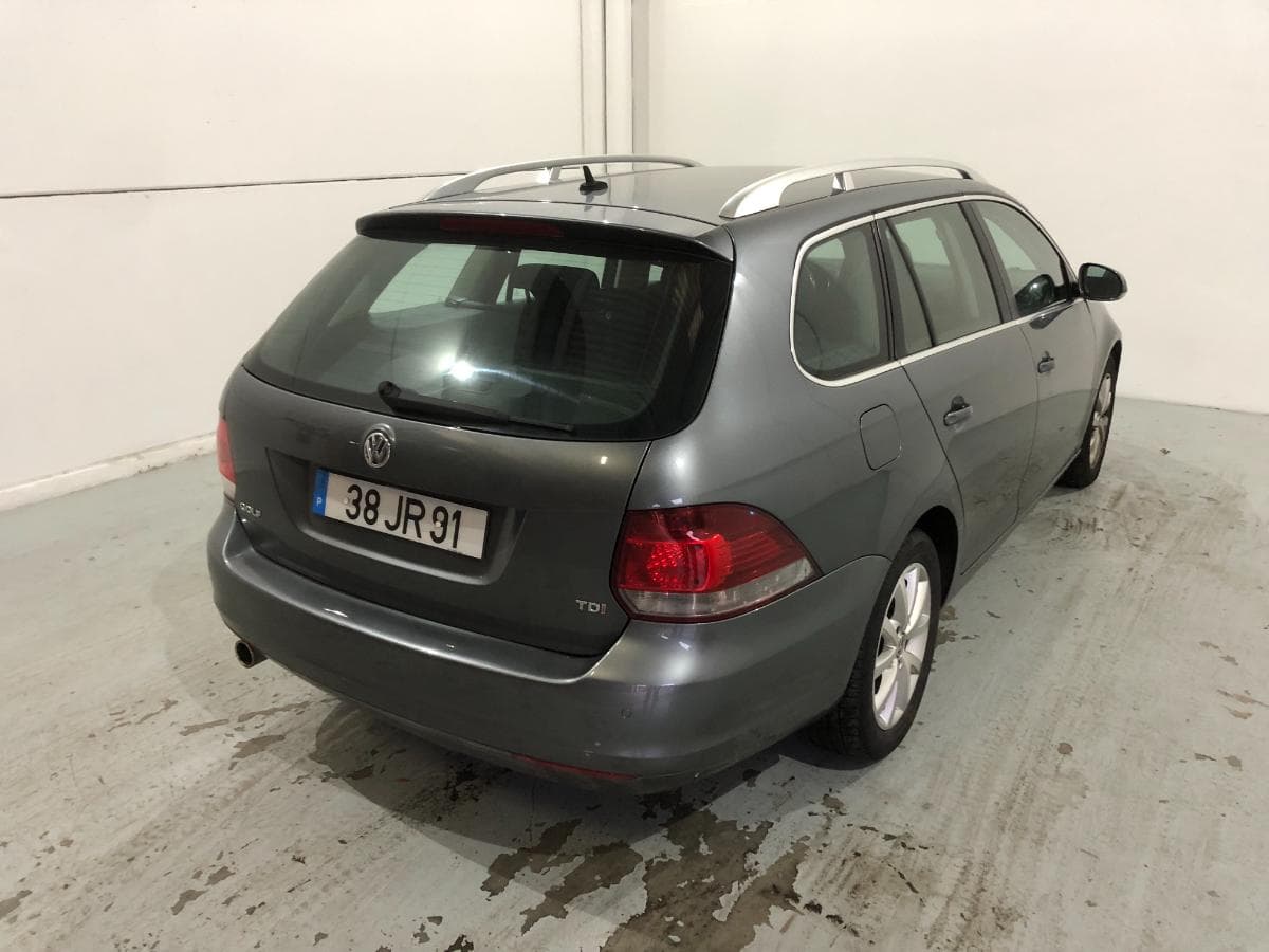 Volkswagen Golf 1.6 TDI · Ano 2010 — image 12
