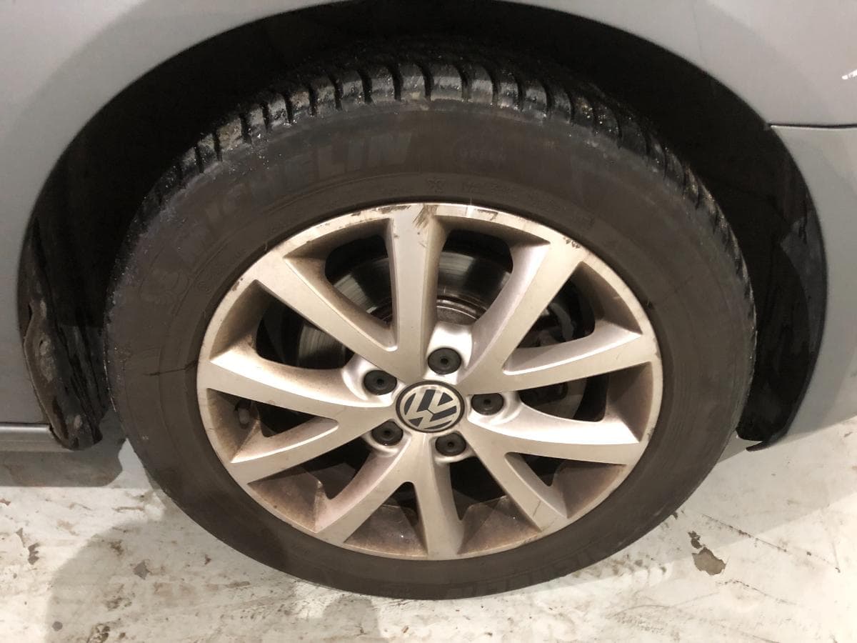 Volkswagen Golf 1.6 TDI · Ano 2010 — image 14