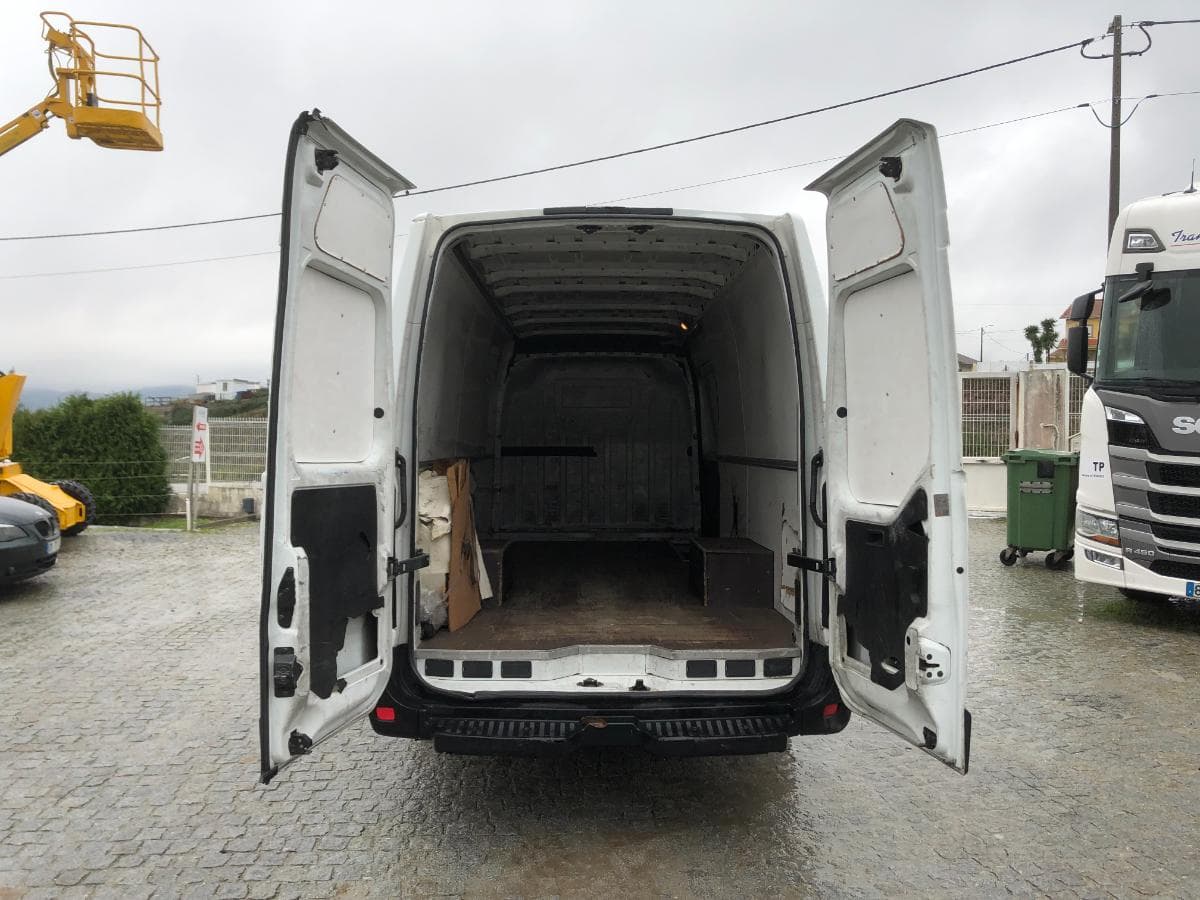 Renault Master · Ano 2010 — imagem 7