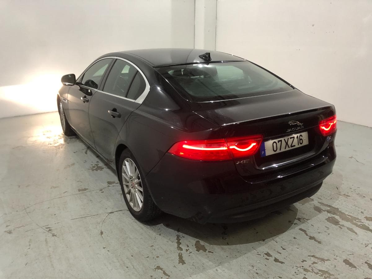 Jaguar XE 2.0 · Ano 2016 — imagen 12