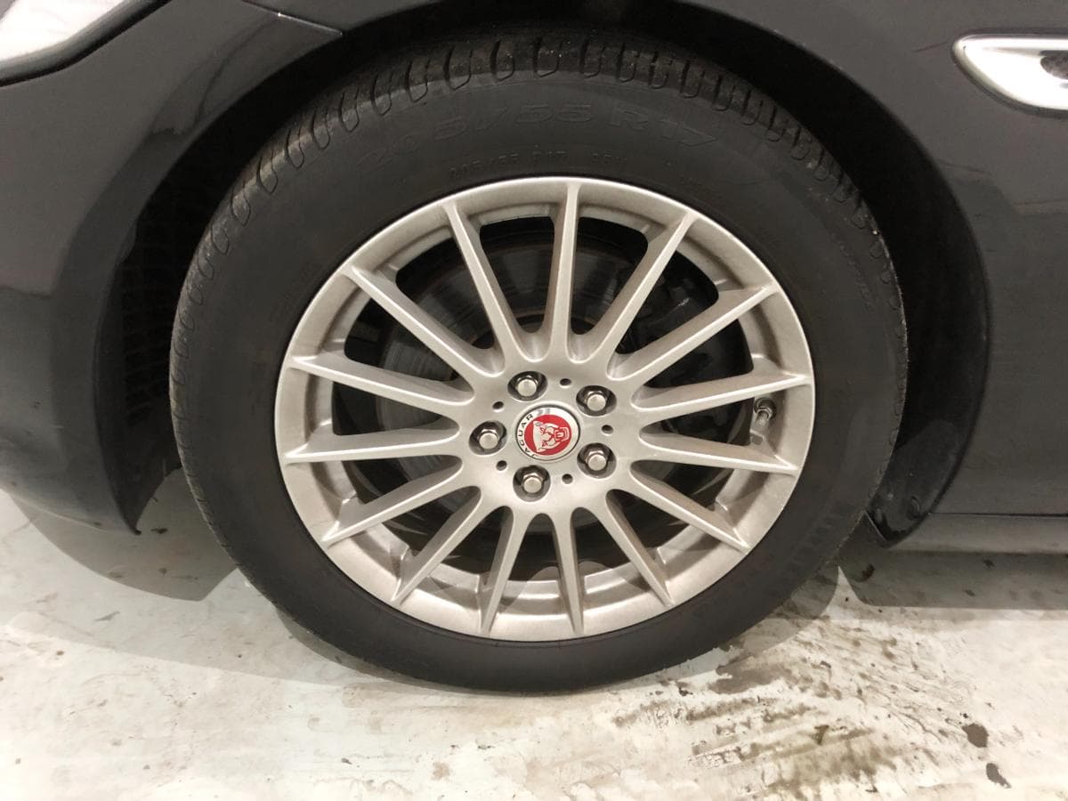 Jaguar XE 2.0 · Ano 2016 — imagen 17
