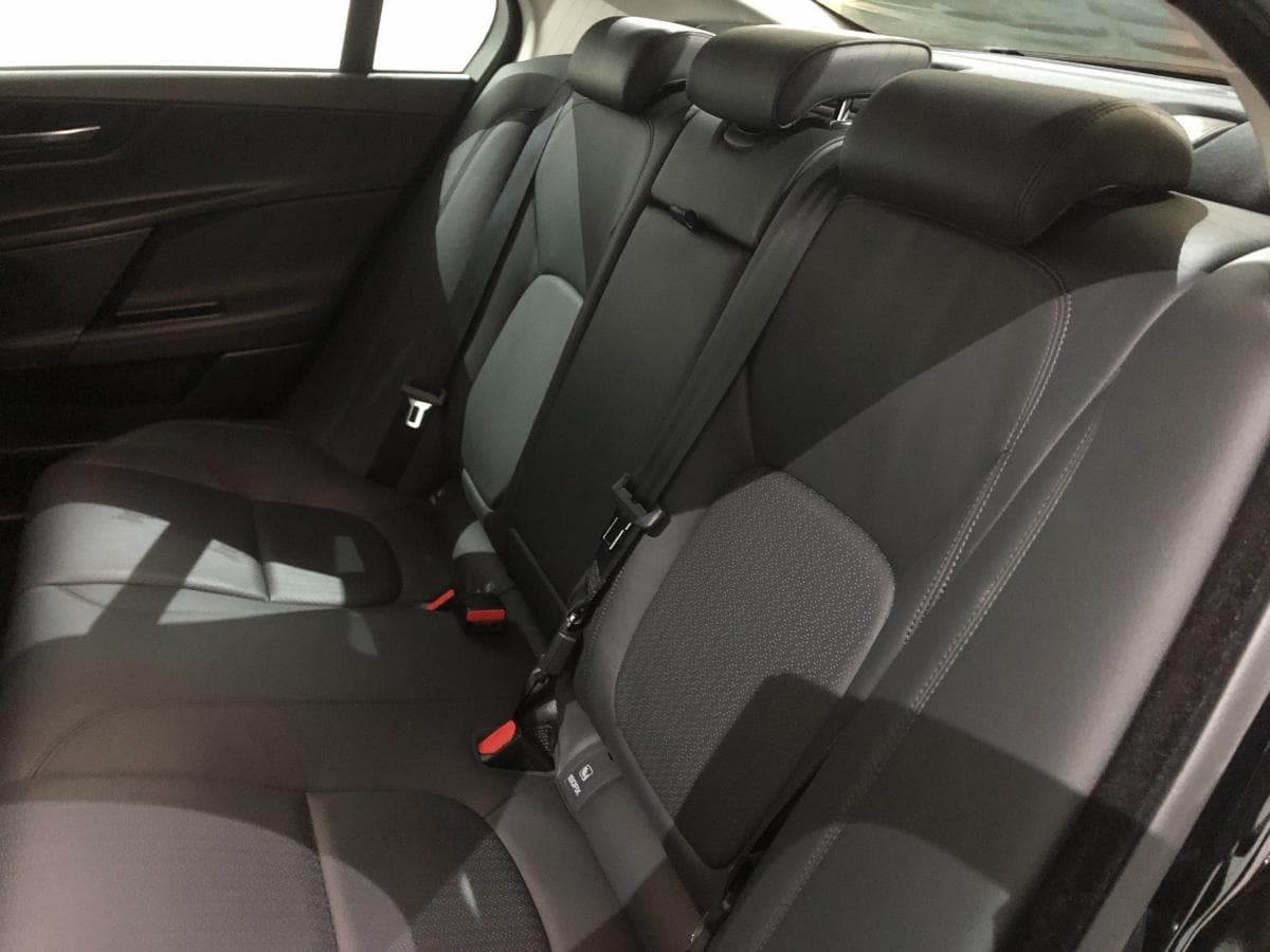 Jaguar XE 2.0 · Ano 2016 — imagen 19