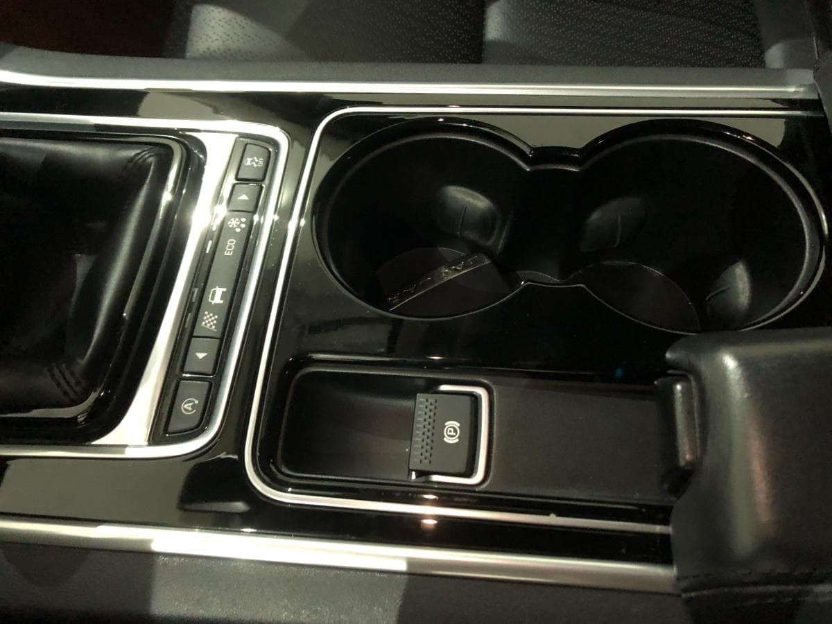 Jaguar XE 2.0 · Ano 2016 — imagen 25