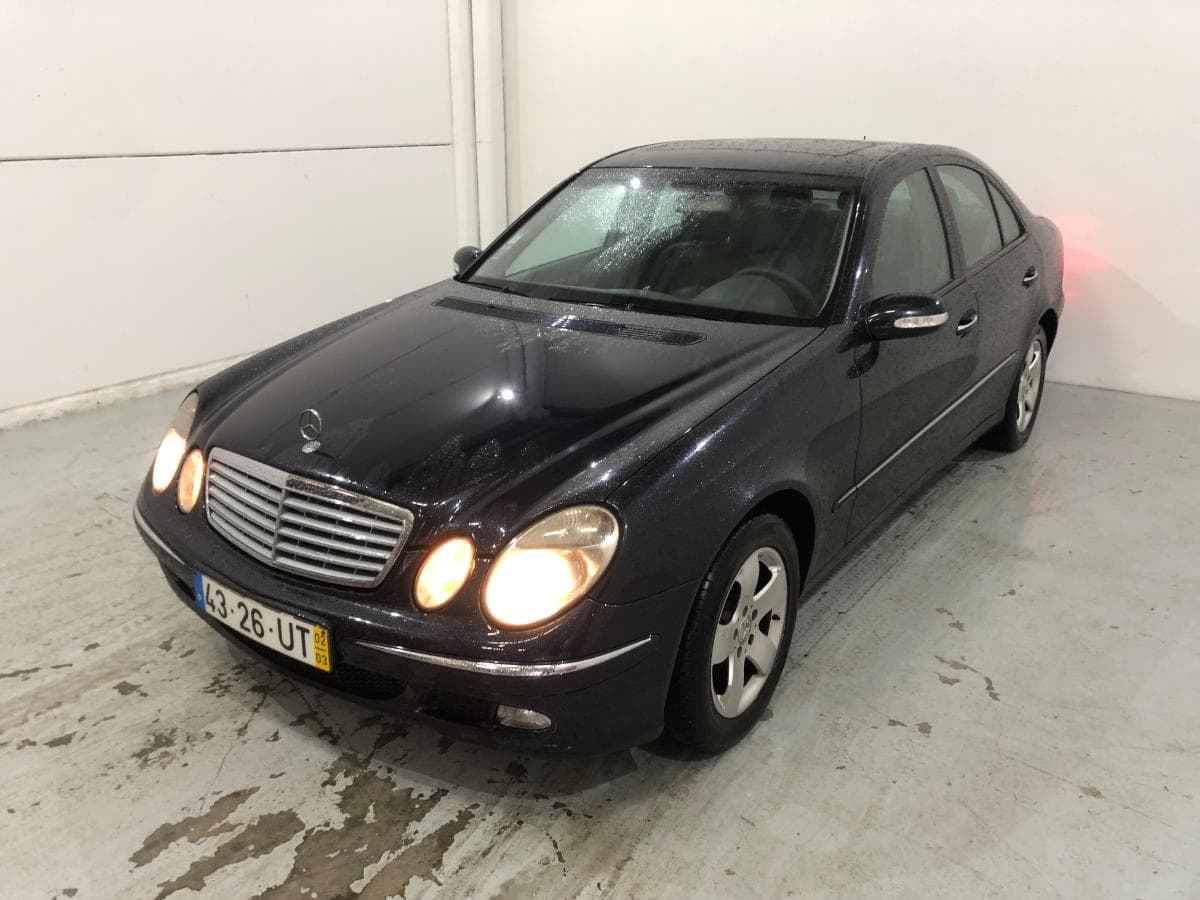 Mercedes-Benz E 270 · Ano 2002 — imagen 2