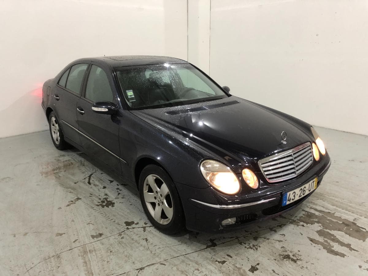 Mercedes-Benz E 270 · Ano 2002 — imagen 1