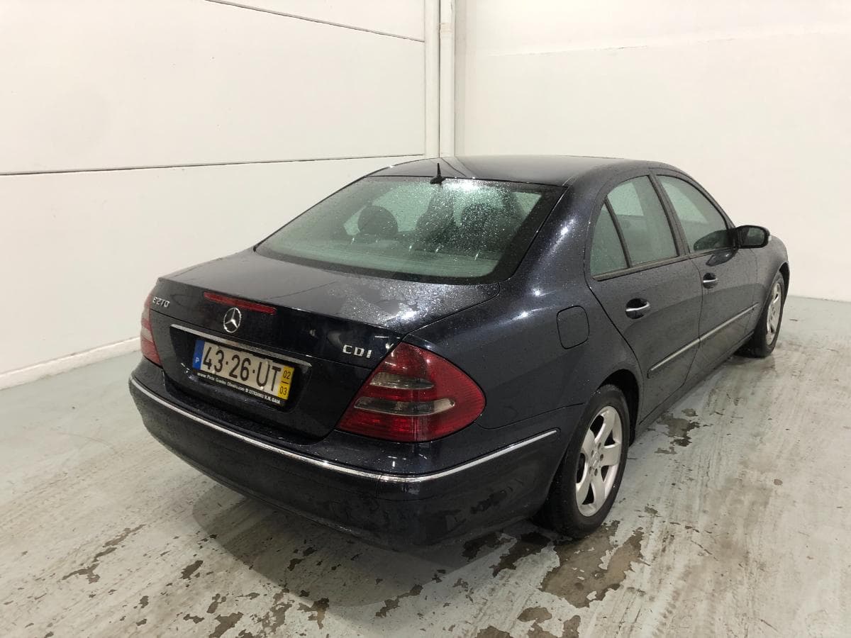 Mercedes-Benz E 270 · Ano 2002 — imagen 8