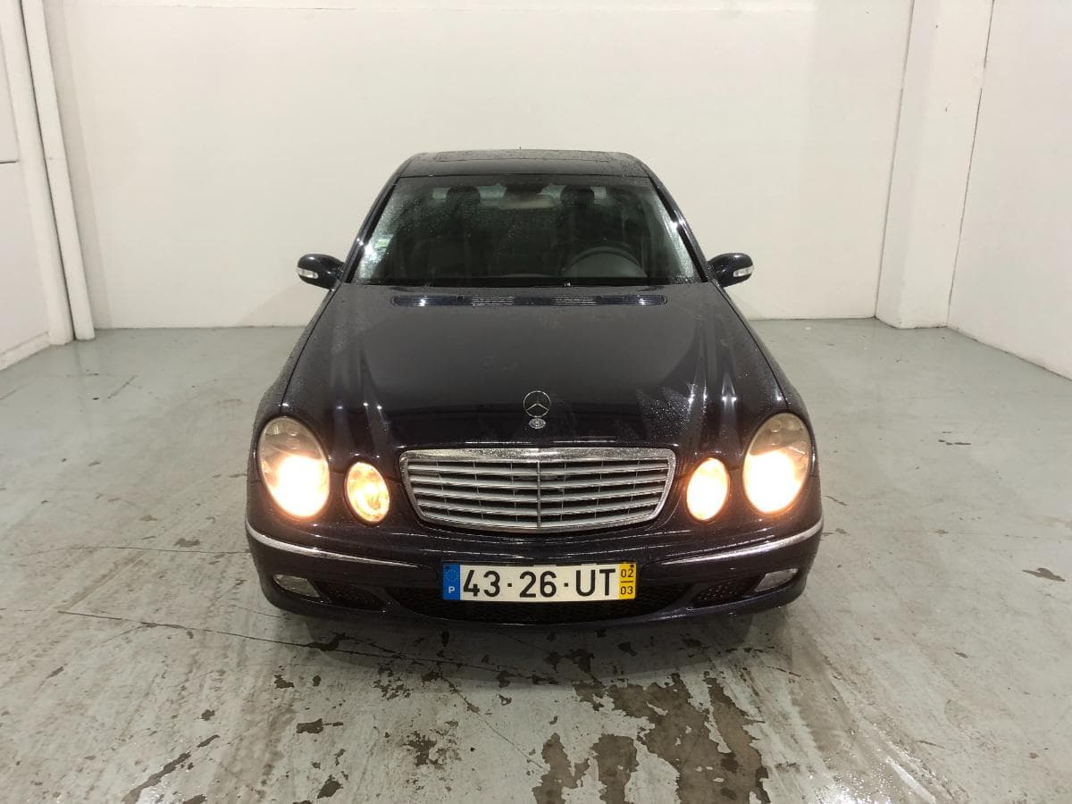 Mercedes-Benz E 270 · Ano 2002 — imagen 3