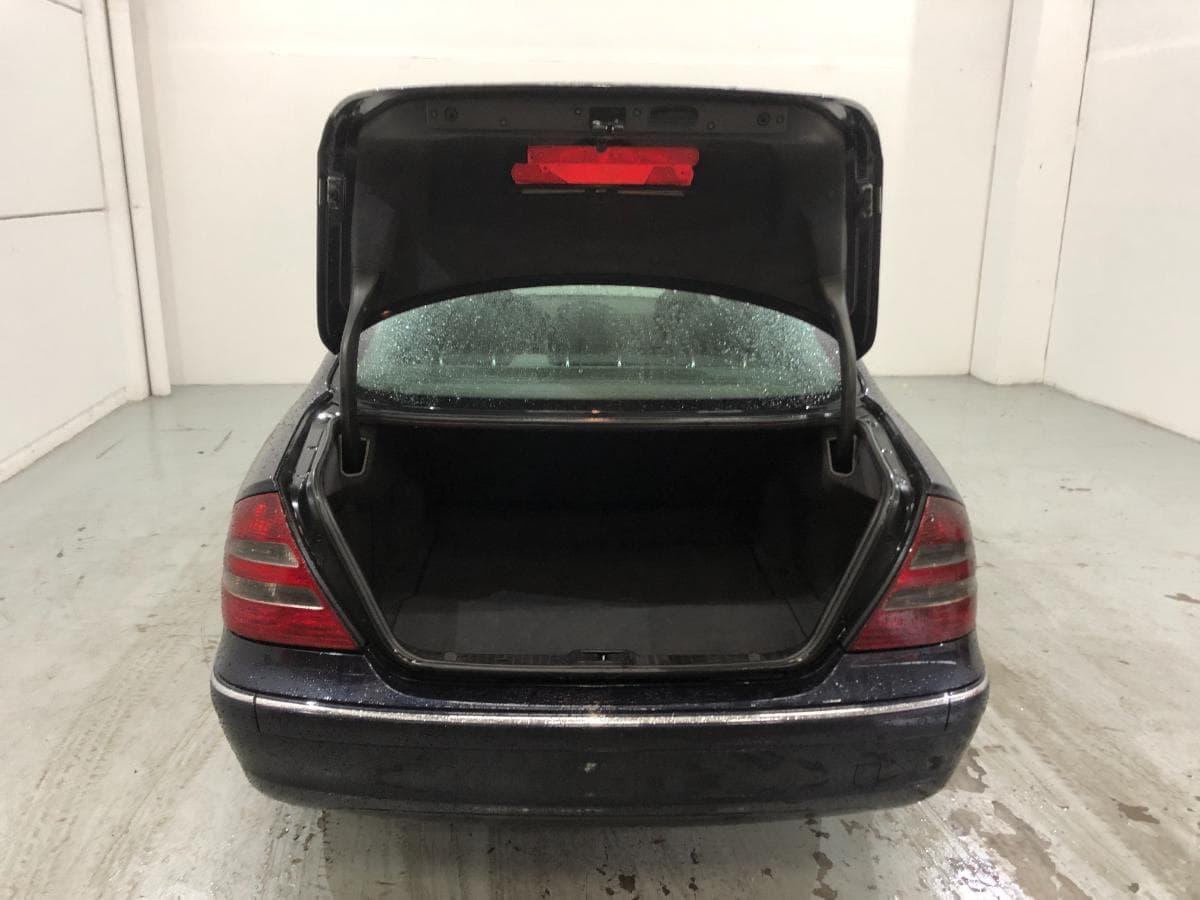 Mercedes-Benz E 270 · Ano 2002 — imagen 9