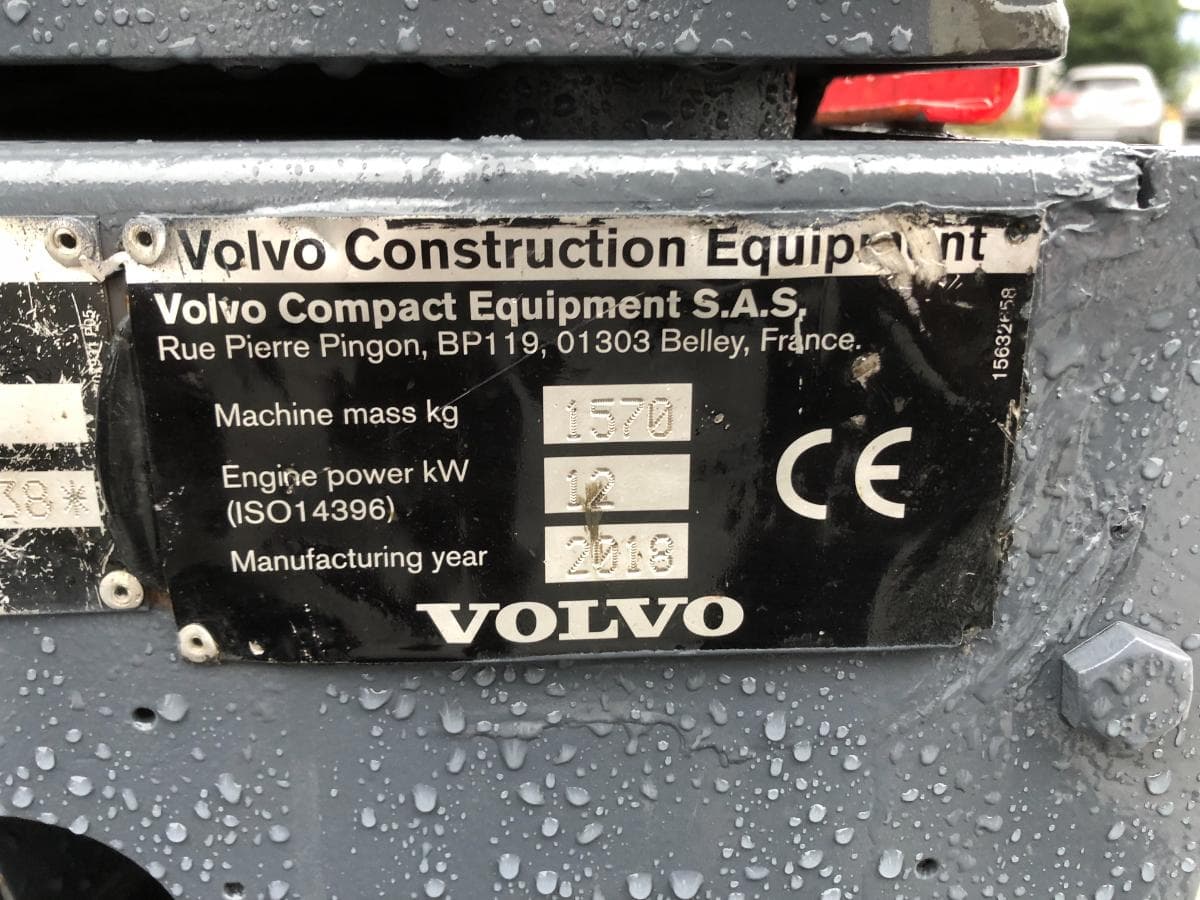 Mini Giratória Rastos Volvo EC15D — image 28