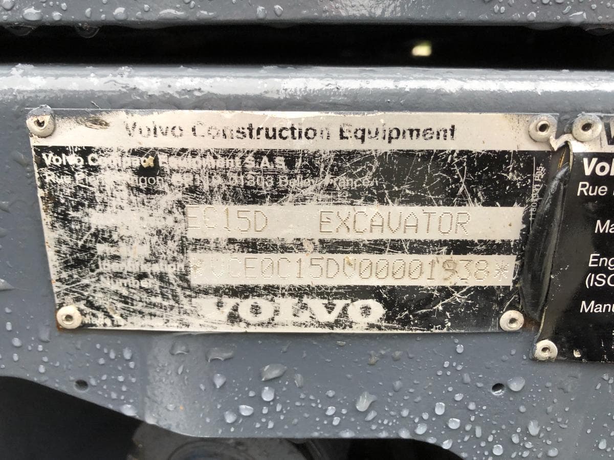 Mini Giratória Rastos Volvo EC15D — image 29
