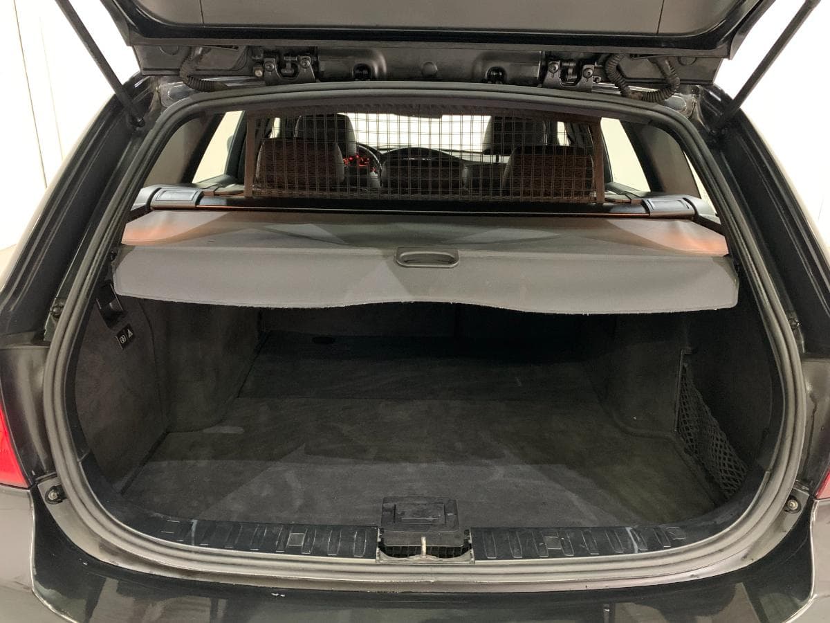 BMW 320D Touring Navigation Sport · Ano 2010 — imagem 10