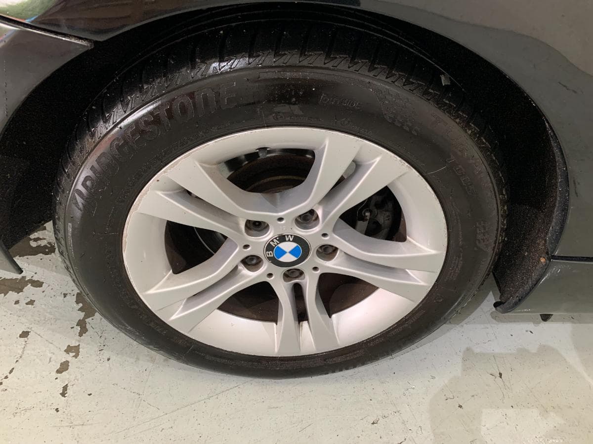 BMW 320D Touring Navigation Sport · Ano 2010 — imagem 12