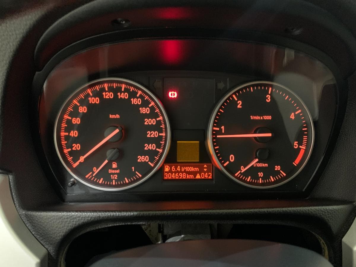 BMW 320D Touring Navigation Sport · Ano 2010 — imagem 41