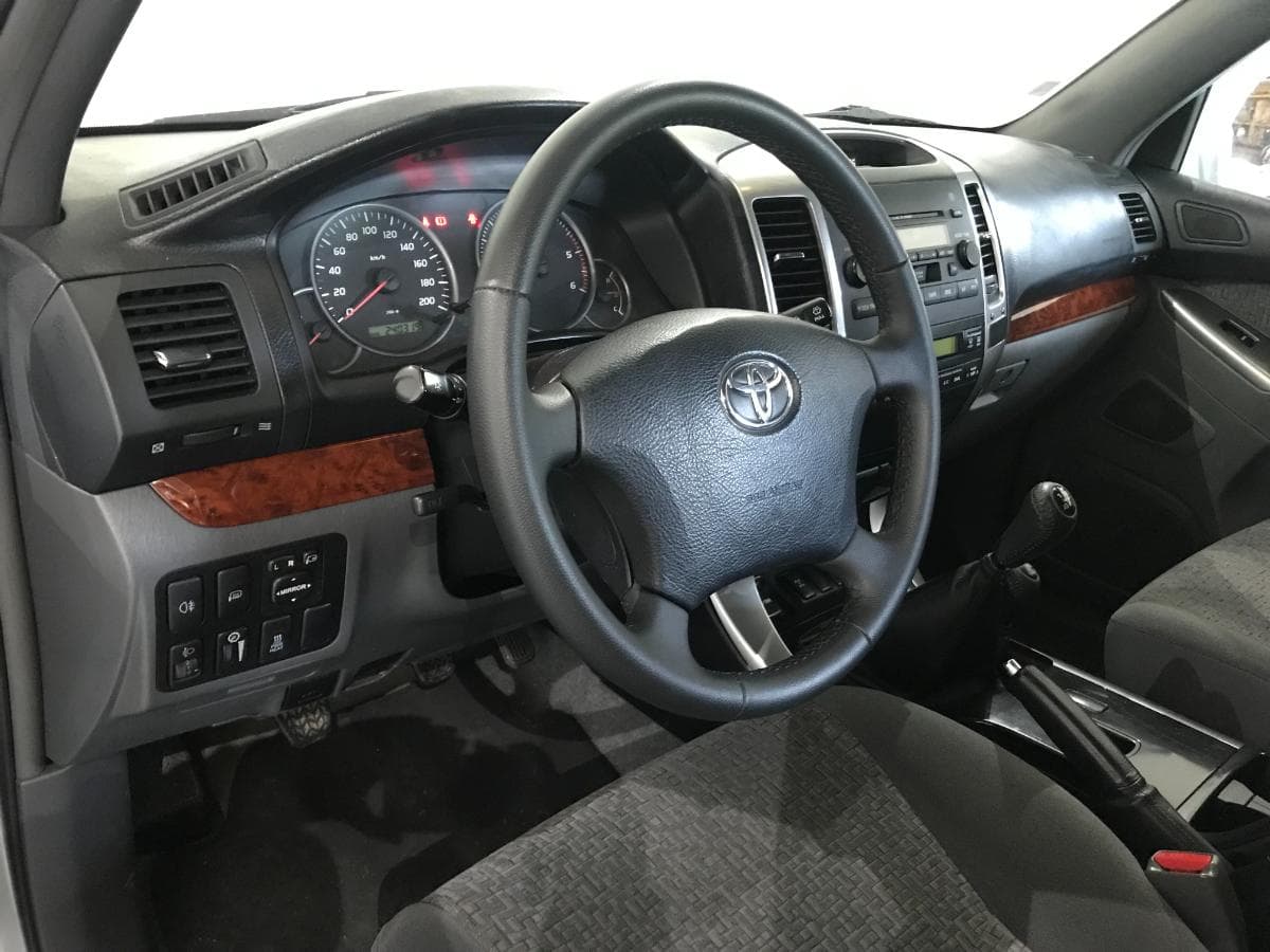 Toyota Land Cruiser 3.0 D4D · Ano 2003 — imagen 19