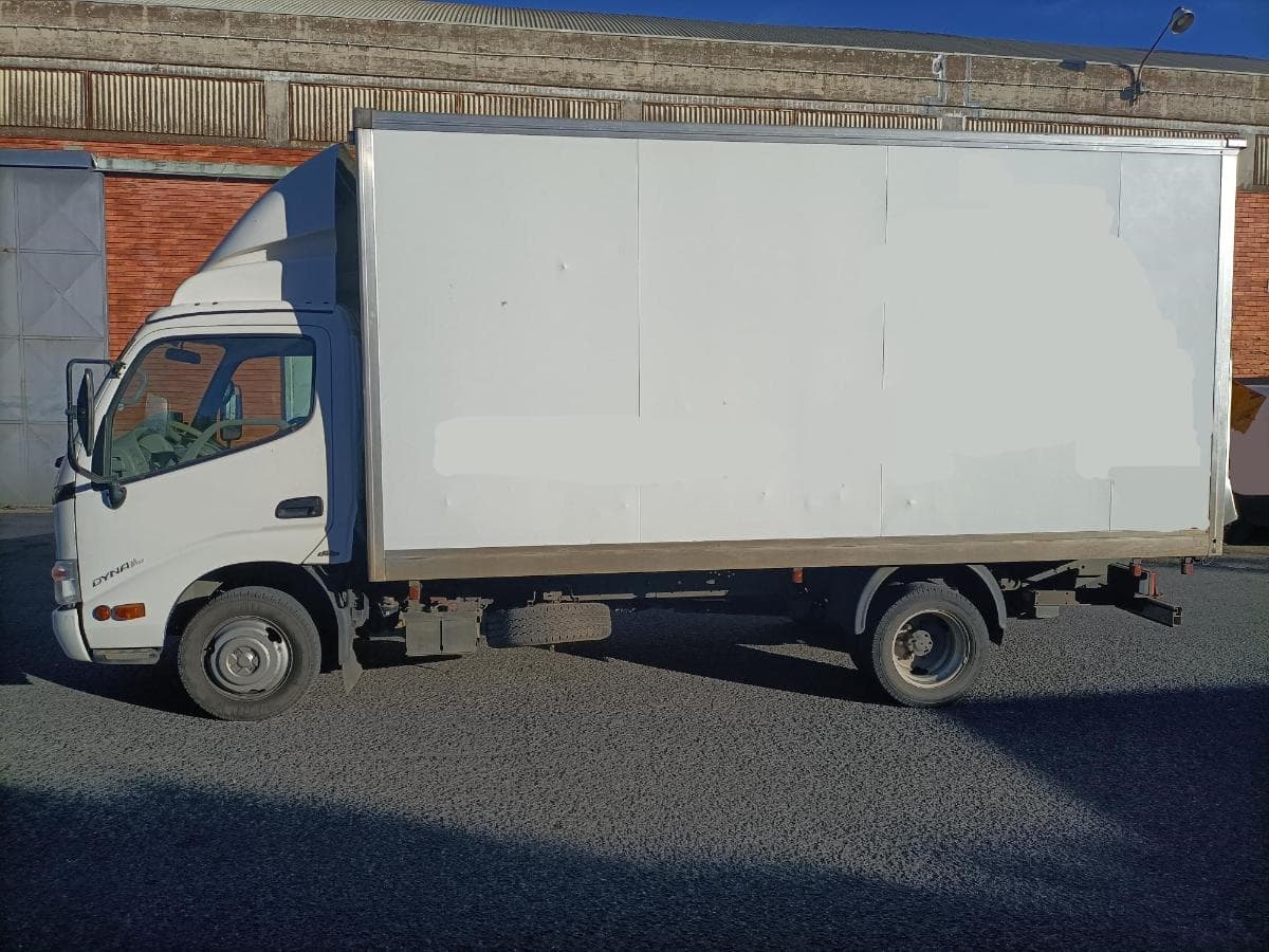 Toyota Dyna 35.33 D4D · Ano 2009 · Plataforma Elevatória — imagen 3