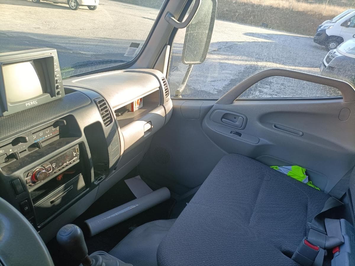 Toyota Dyna 35.33 D4D · Ano 2009 · Plataforma Elevatória — imagen 13