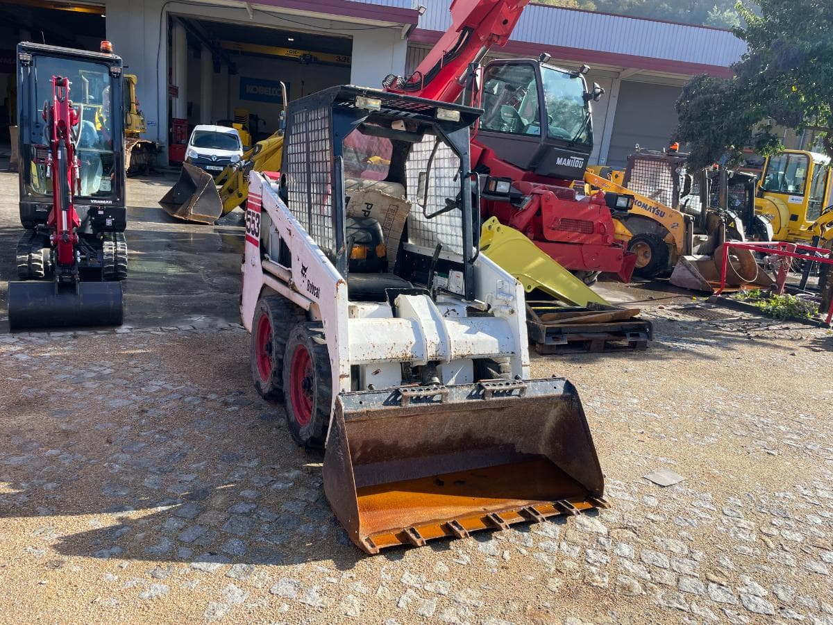 Mini Pá Carregadora Bobcat 553 — imagem 1