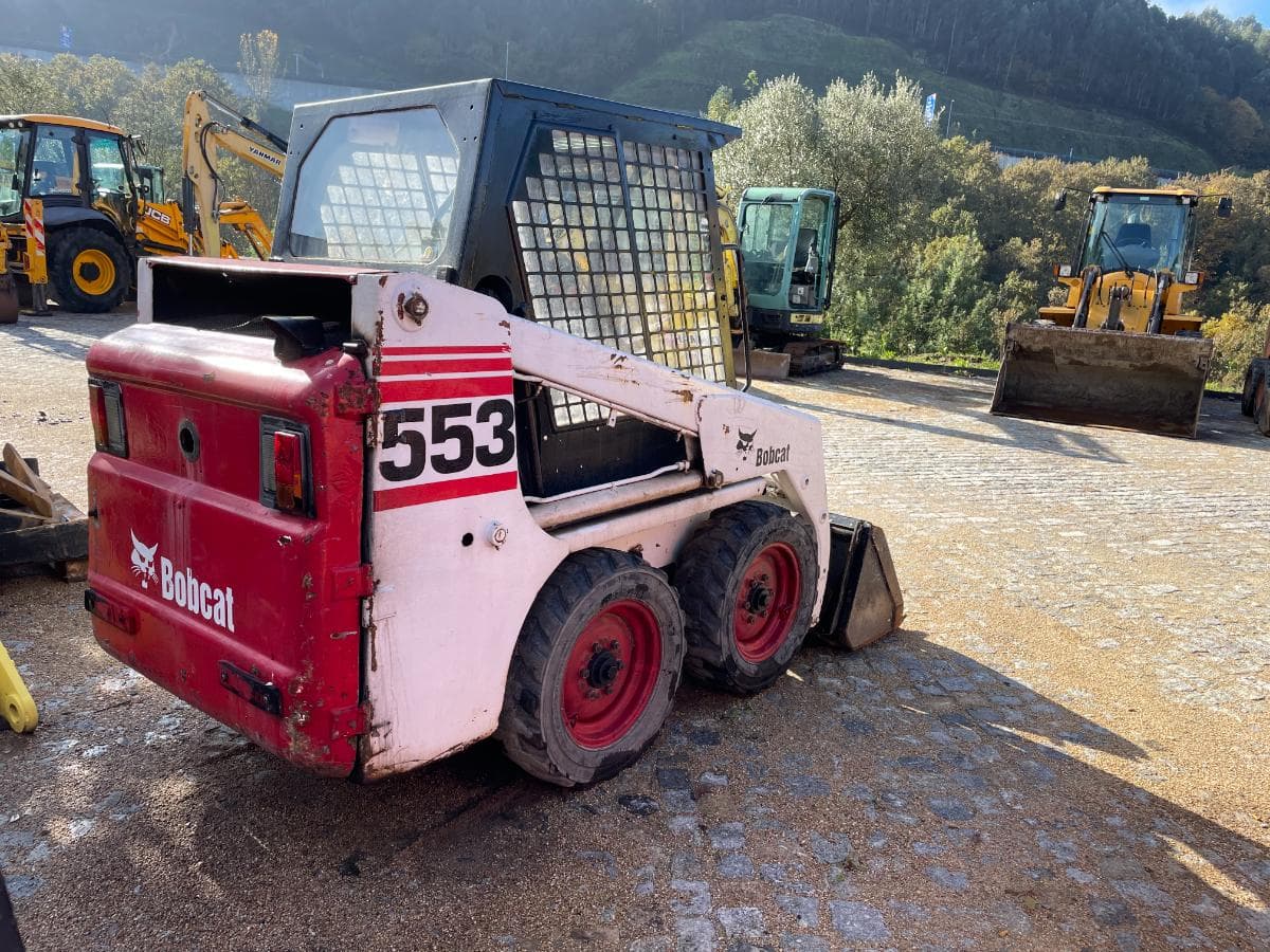 Mini Pá Carregadora Bobcat 553 — imagem 3